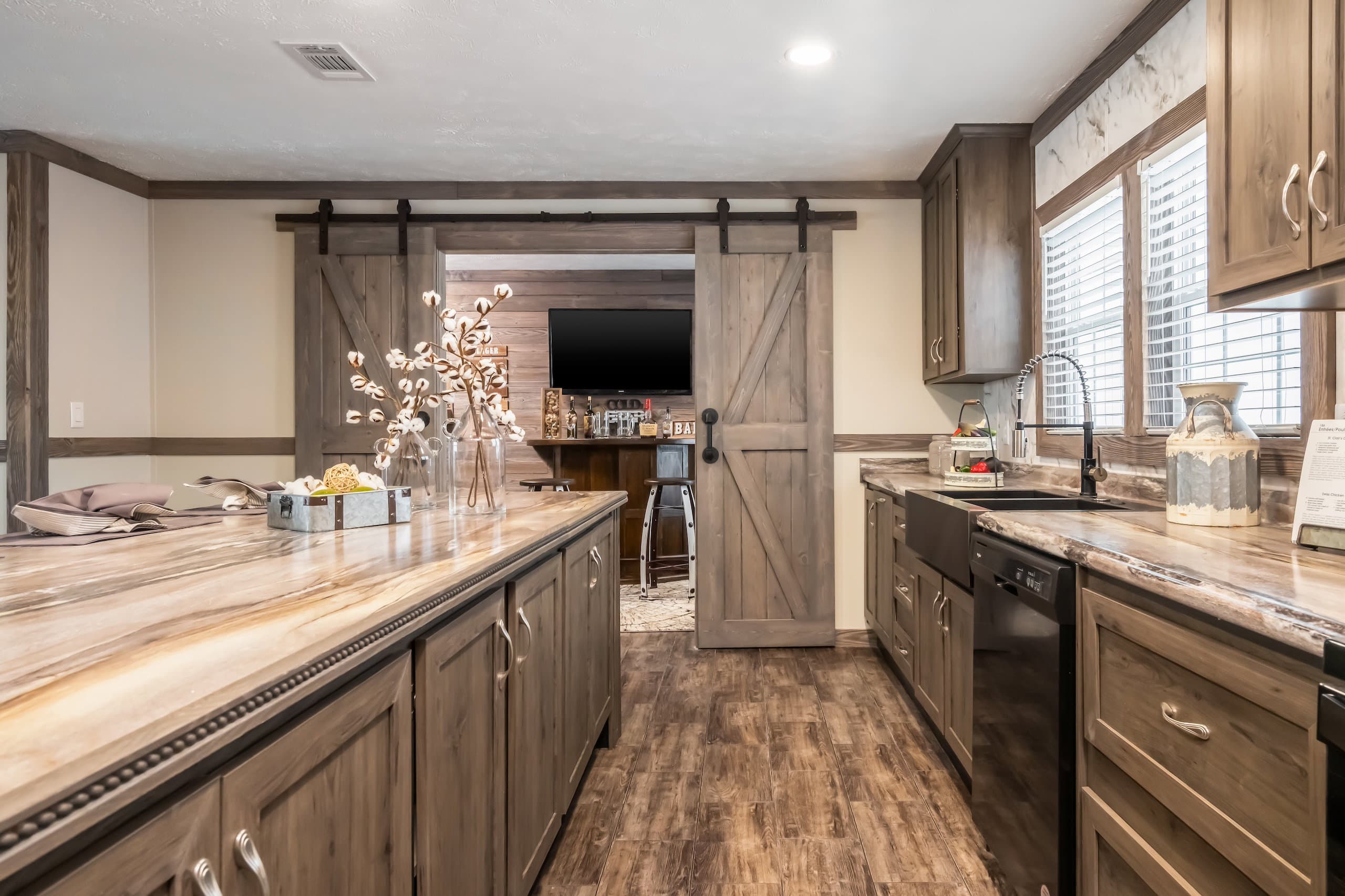 Md-44-32 kitchen home features