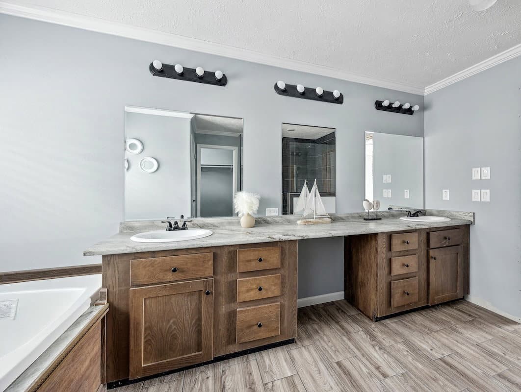 The achilles bathroom home features