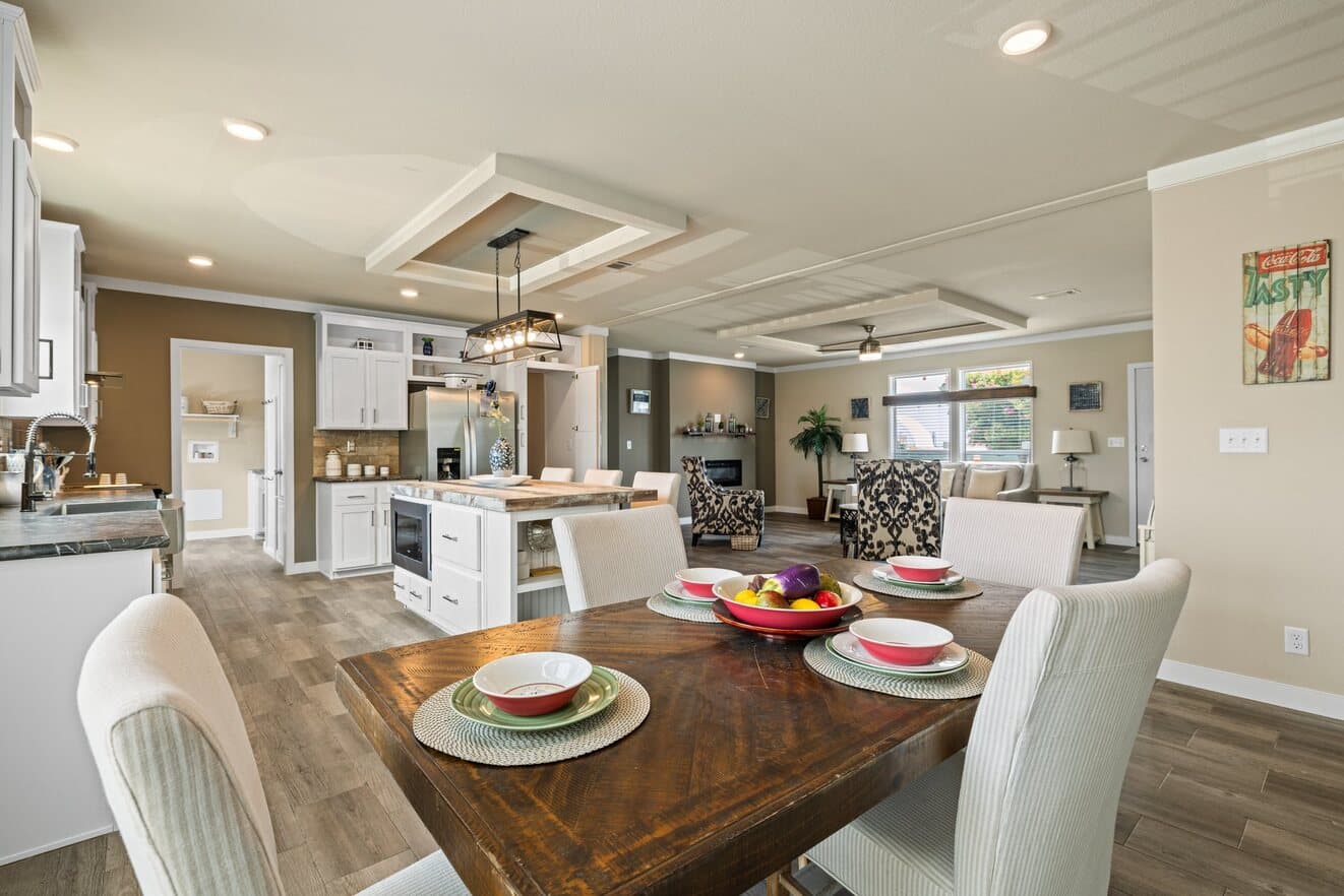 El rancho interior home features