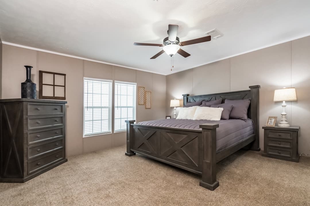 Md-44-32 bedroom home features