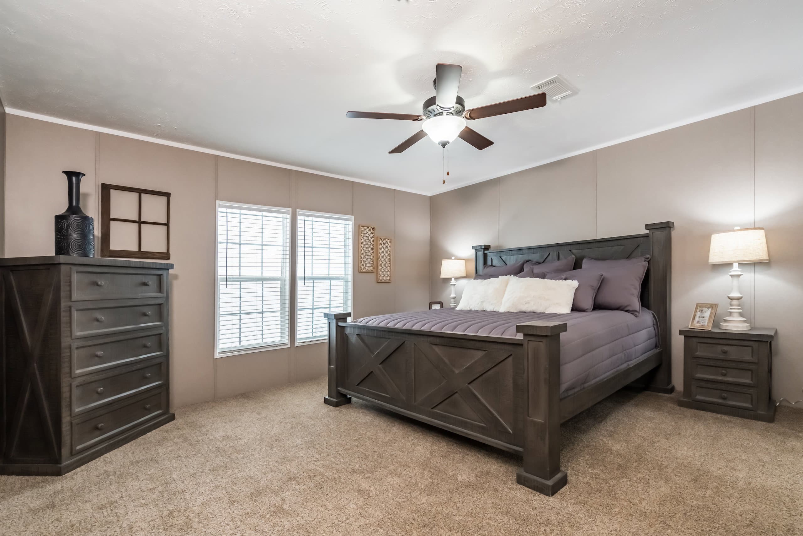 Md-44-32 bedroom home features