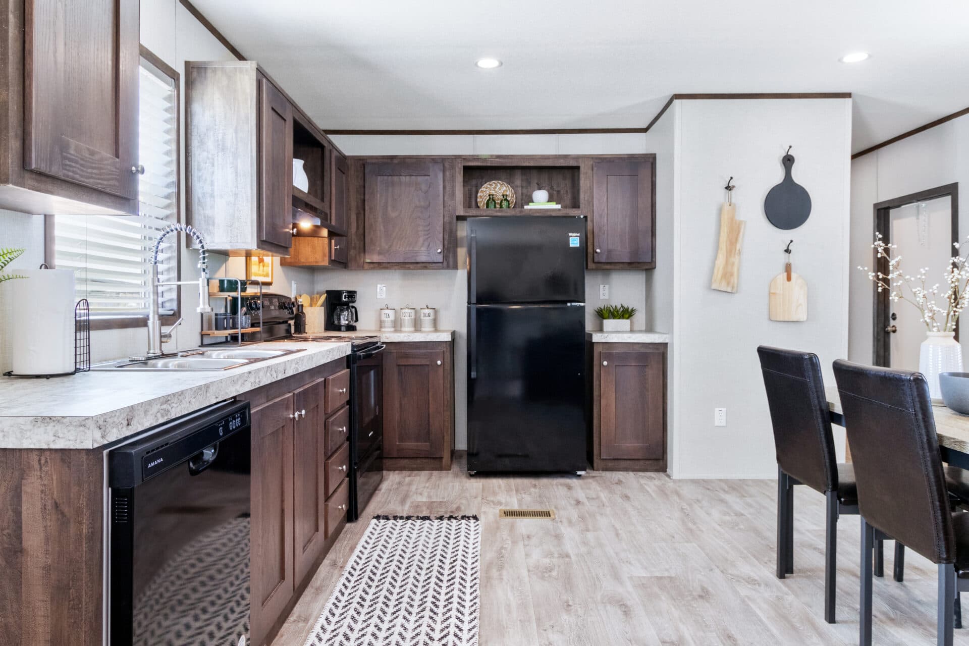 Tropic singlewide kitchen home features