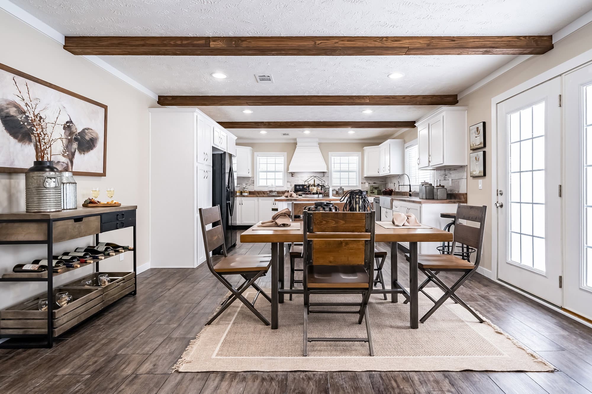 Md-42-32 interior home features