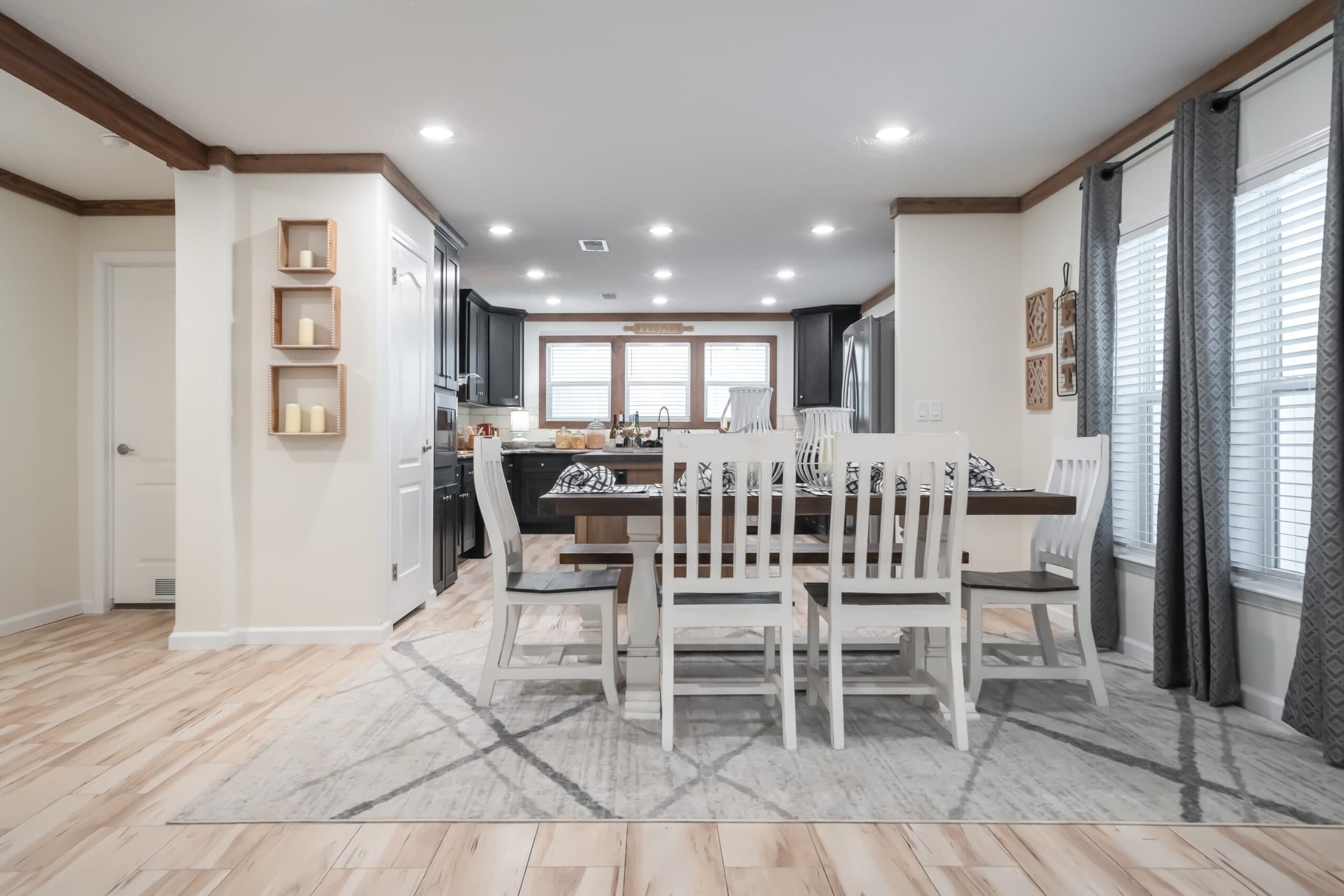 Kb-3249 interior home features