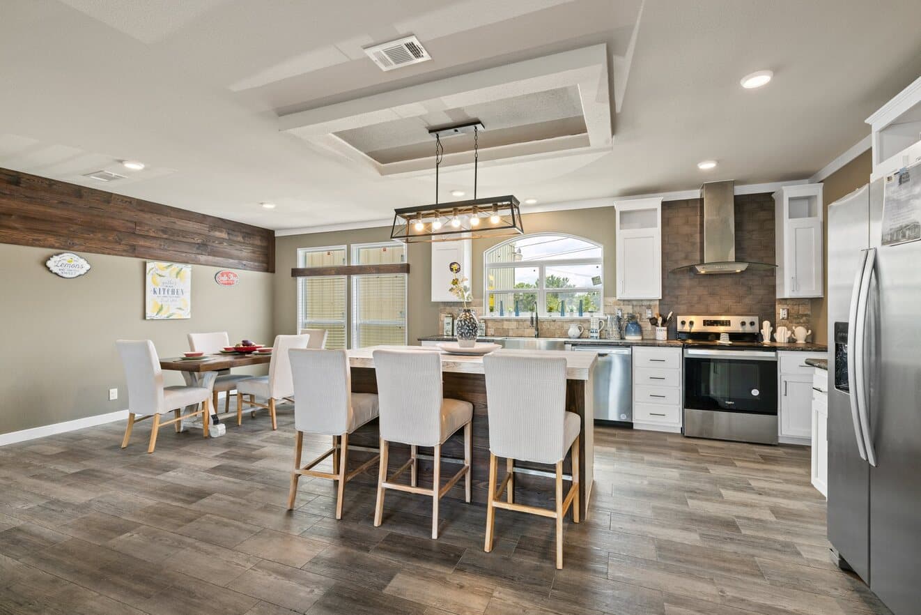 El rancho kitchen home features