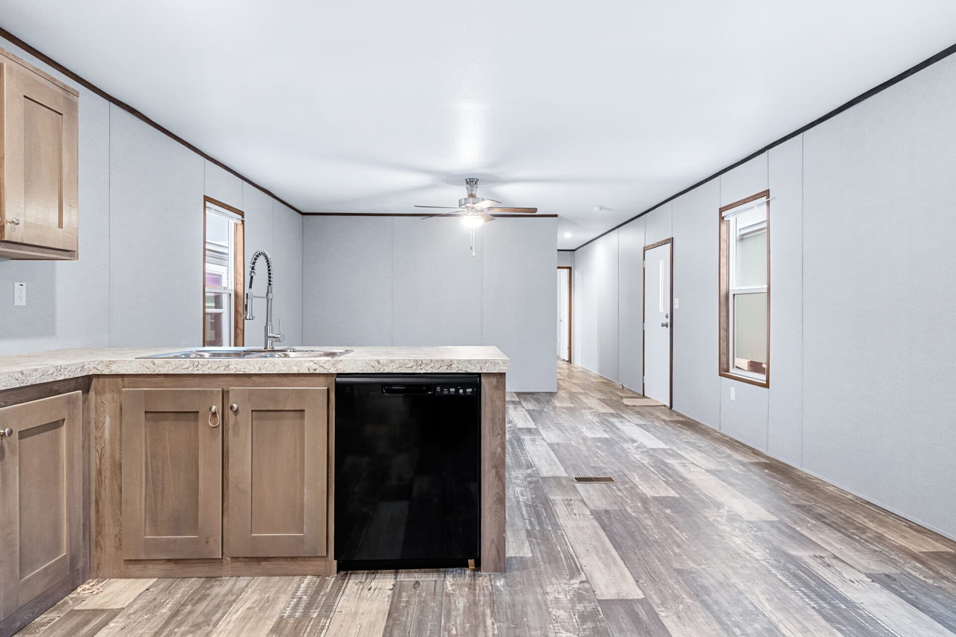 Atlantis 16x76 interior home features