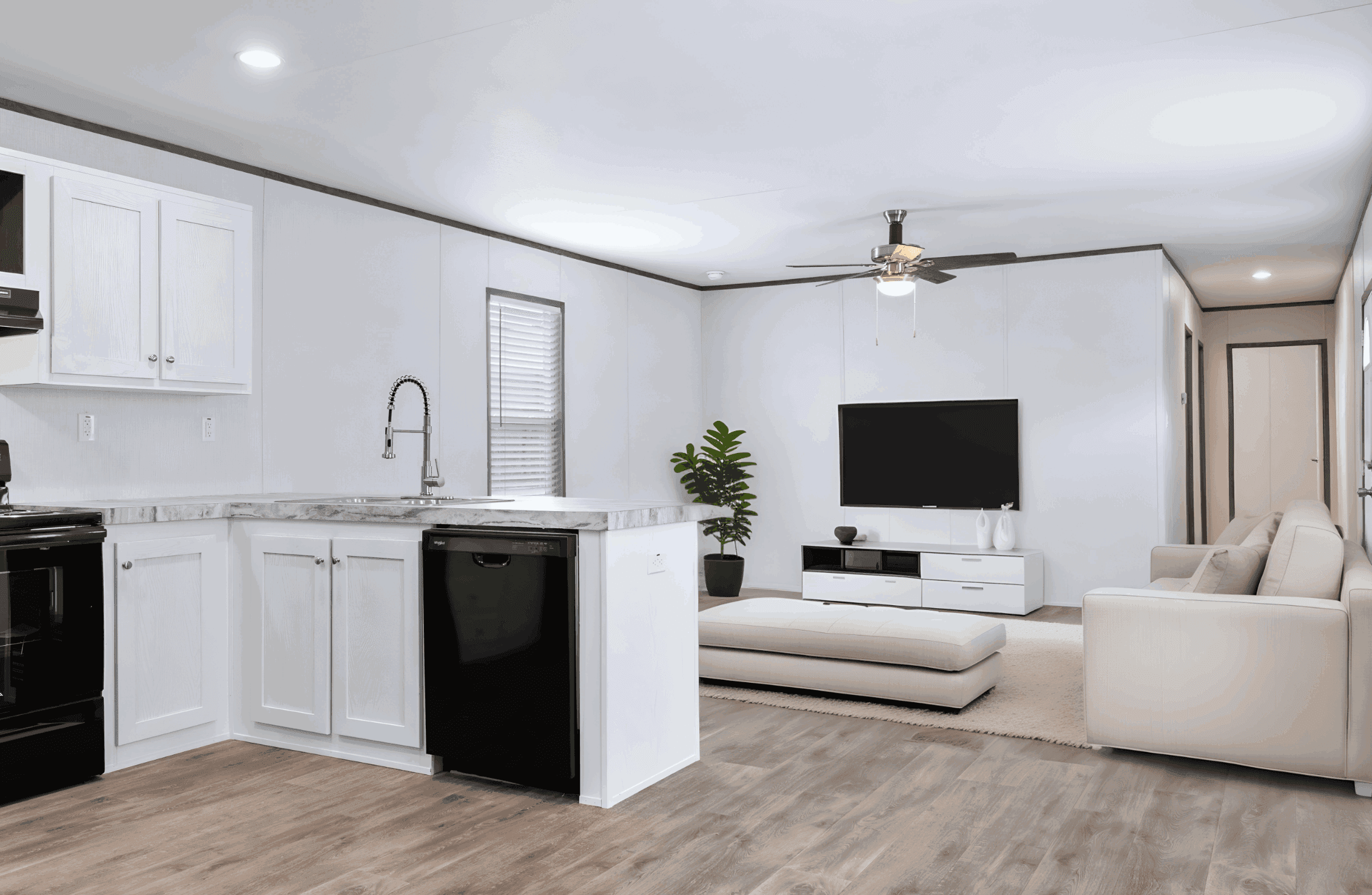 Atlantis 16x76 interior home features