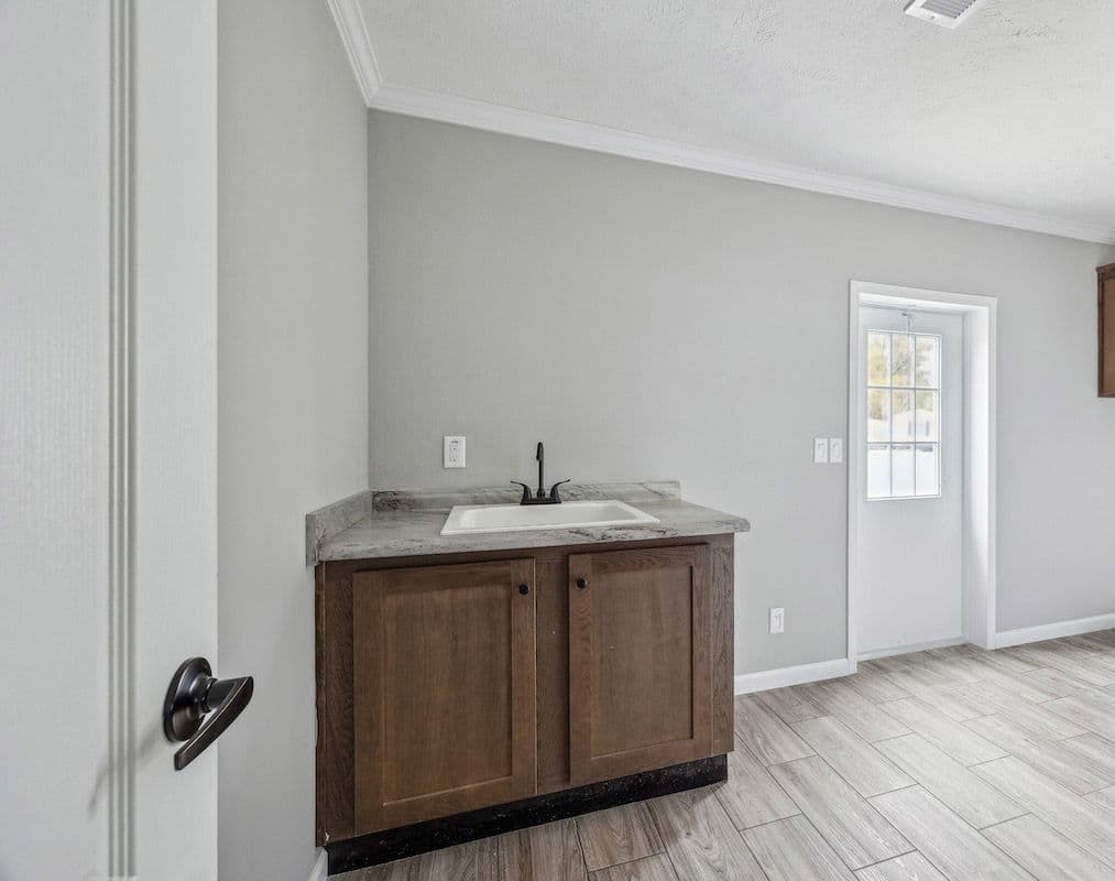 The achilles interior home features