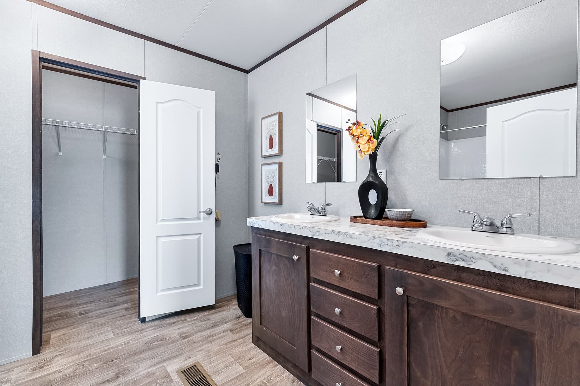 The nassau 28x48 bathroom home features