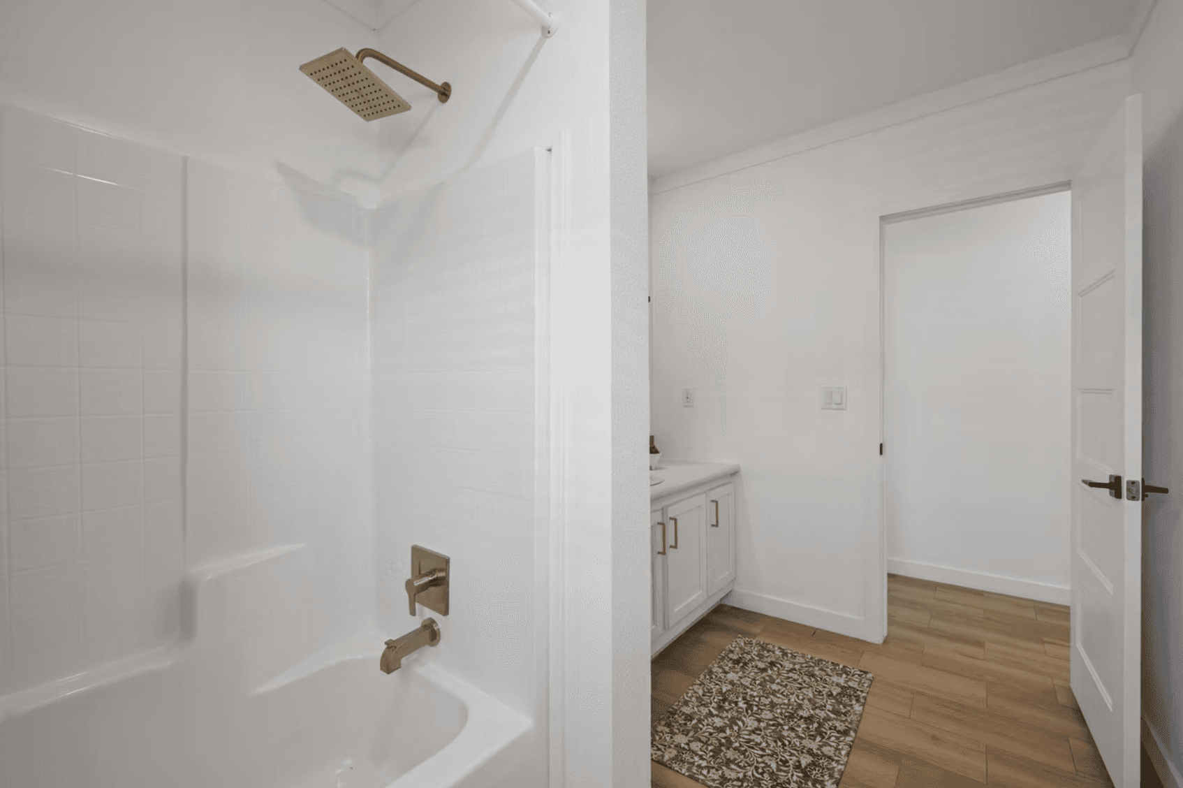 Luxe haven bathroom home features