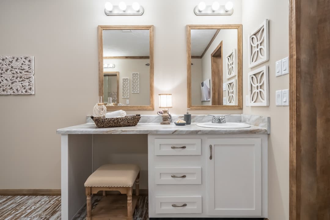 Md-49-32 bathroom home features