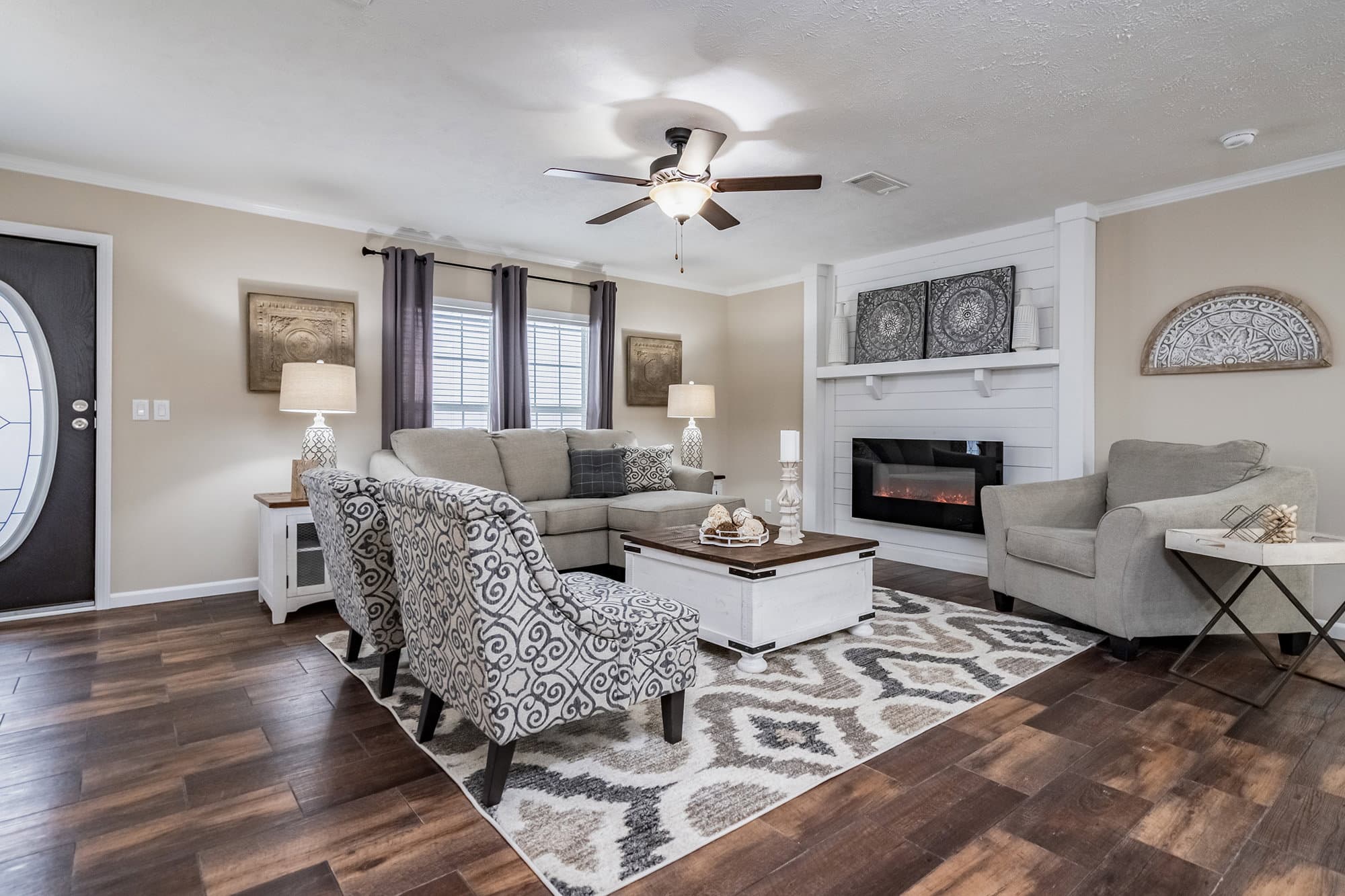 Kb-3245 interior home features