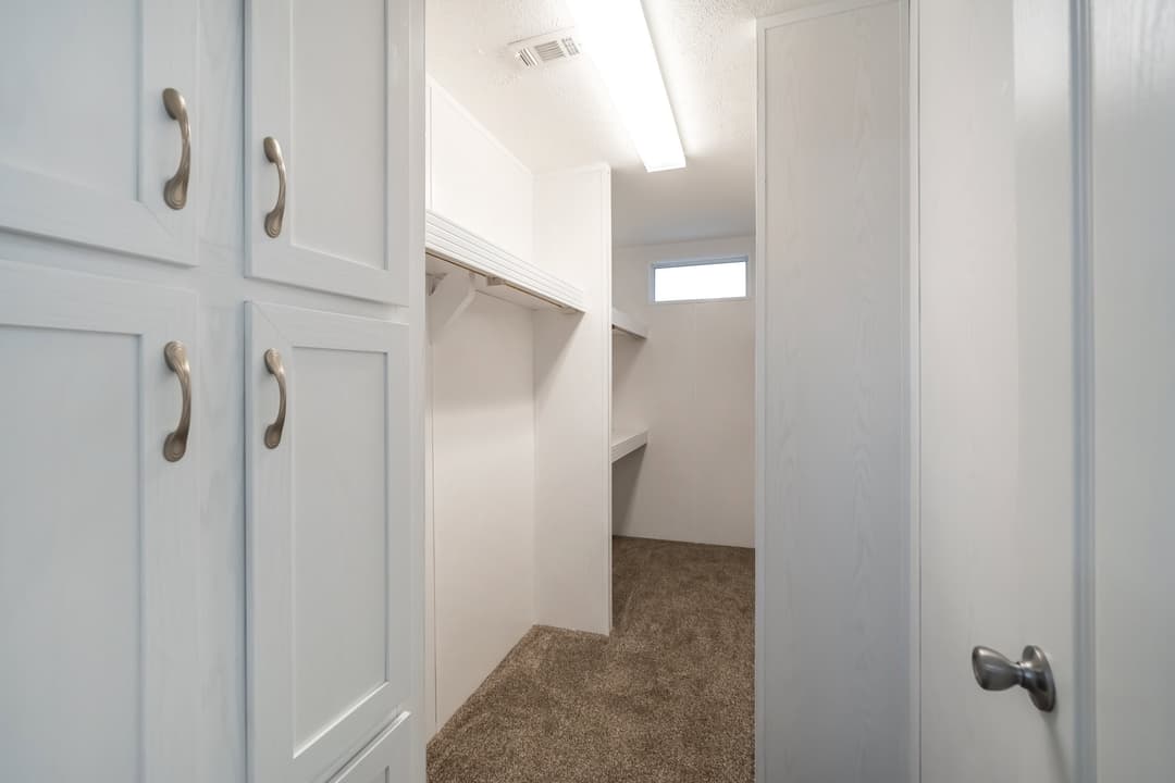 Md-50 interior home features