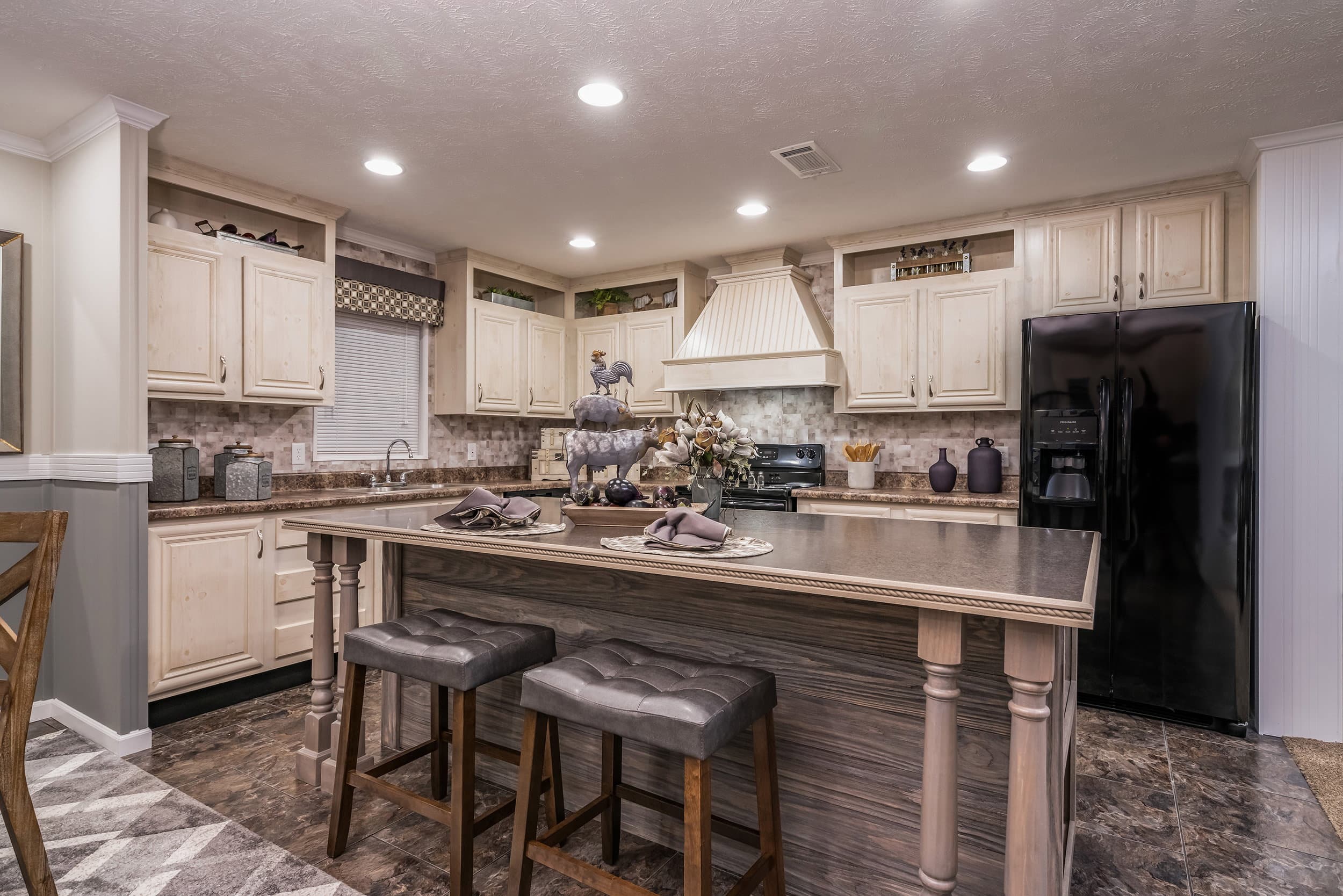 Md-38-32 kitchen home features