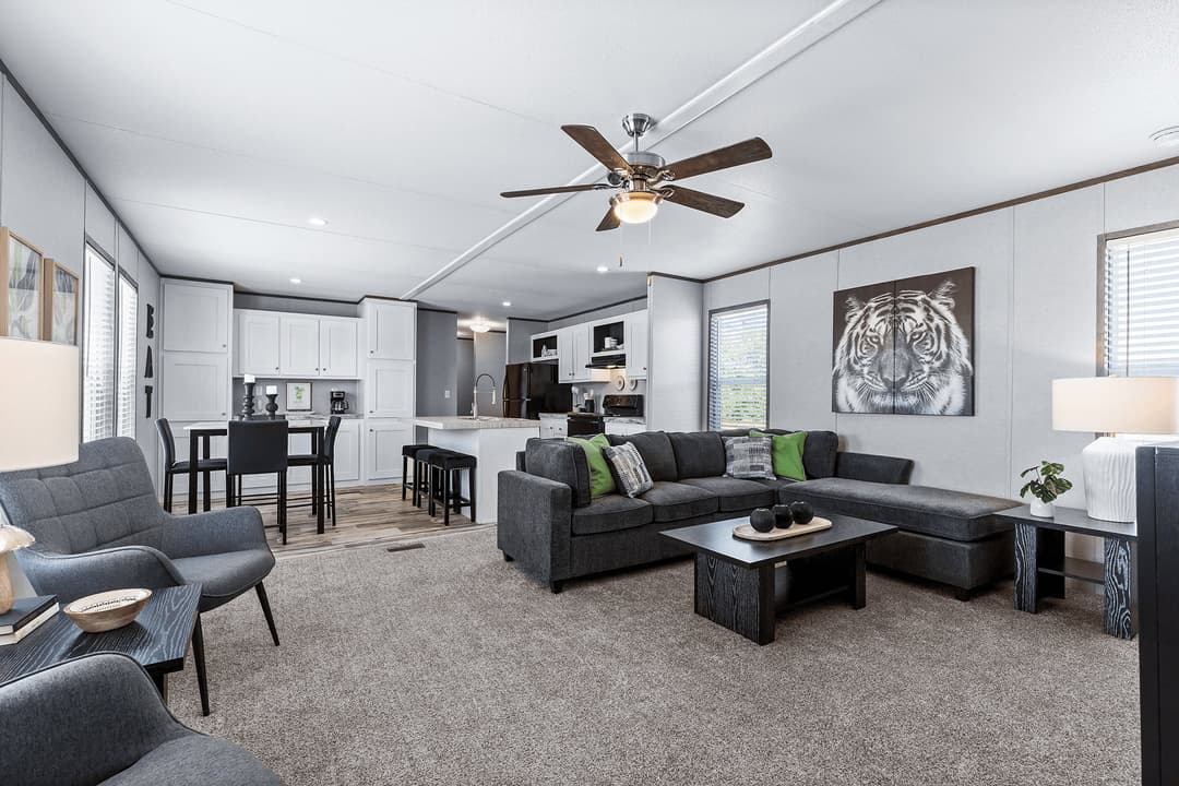 The cuatro 18x76 interior home features