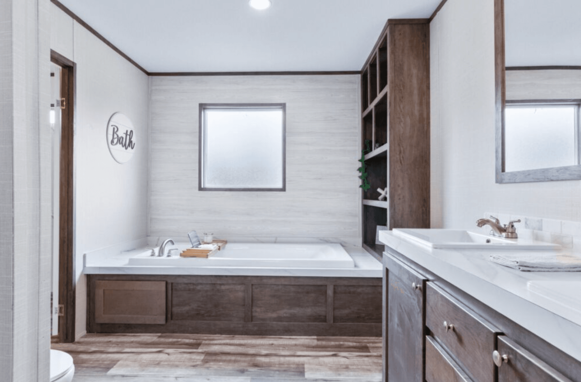 Palmer bathroom home features