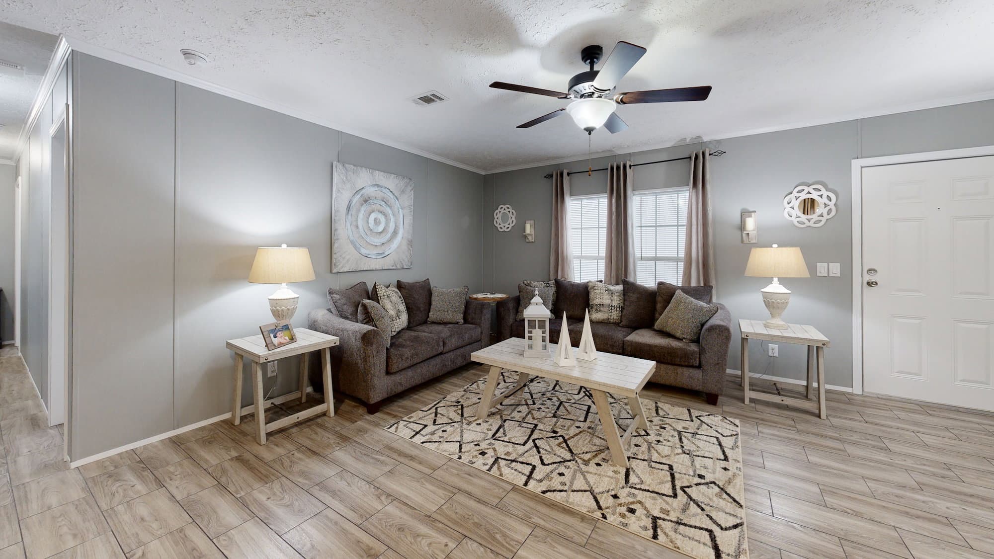 Md-50 interior home features