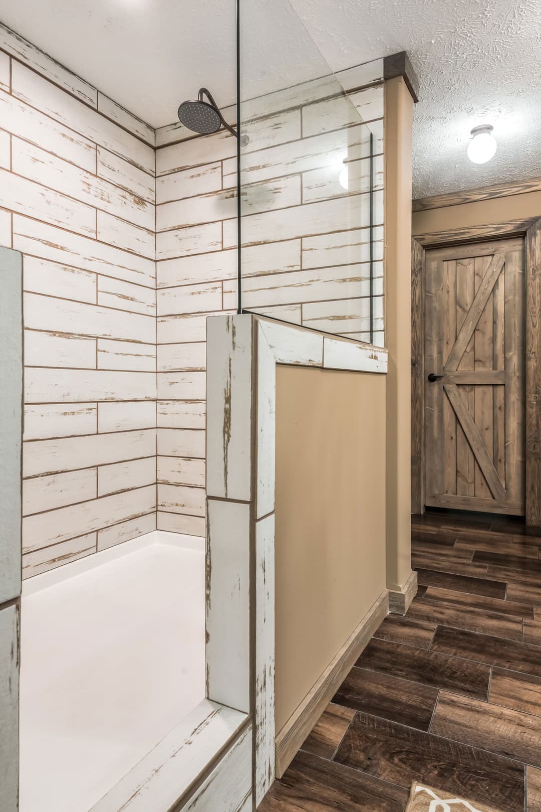 Kb-3243 bathroom home features