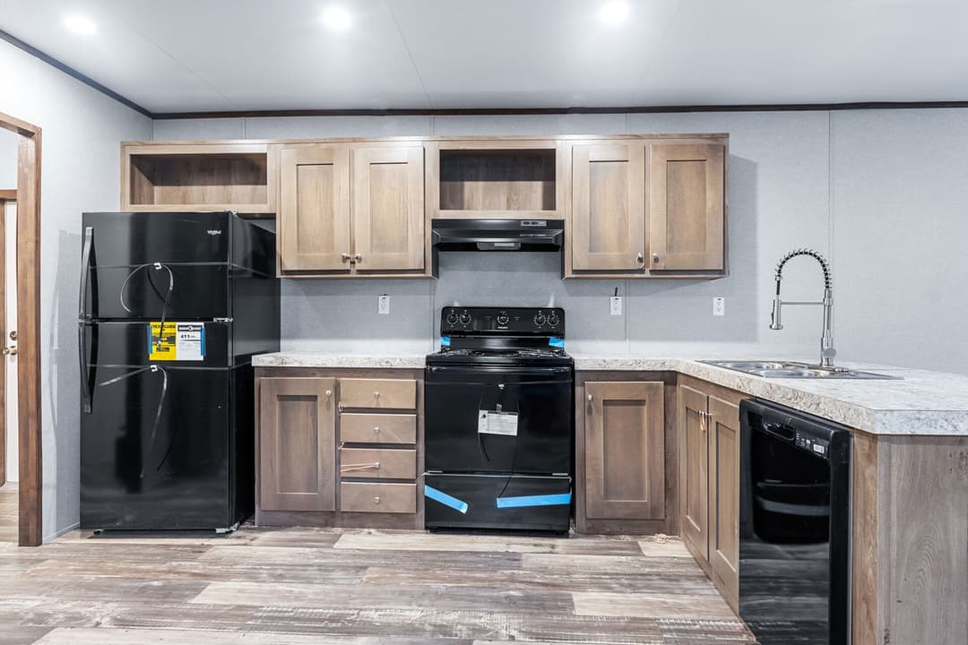 Atlantis 16x76 kitchen home features