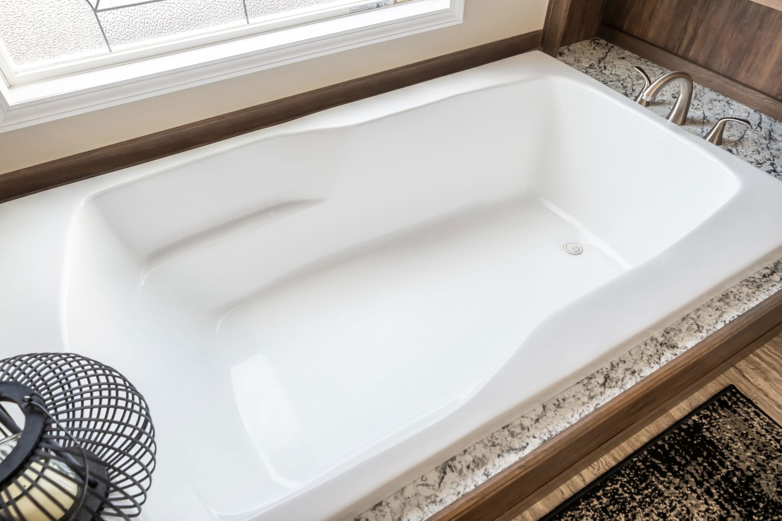 Kb-3248 bathroom home features