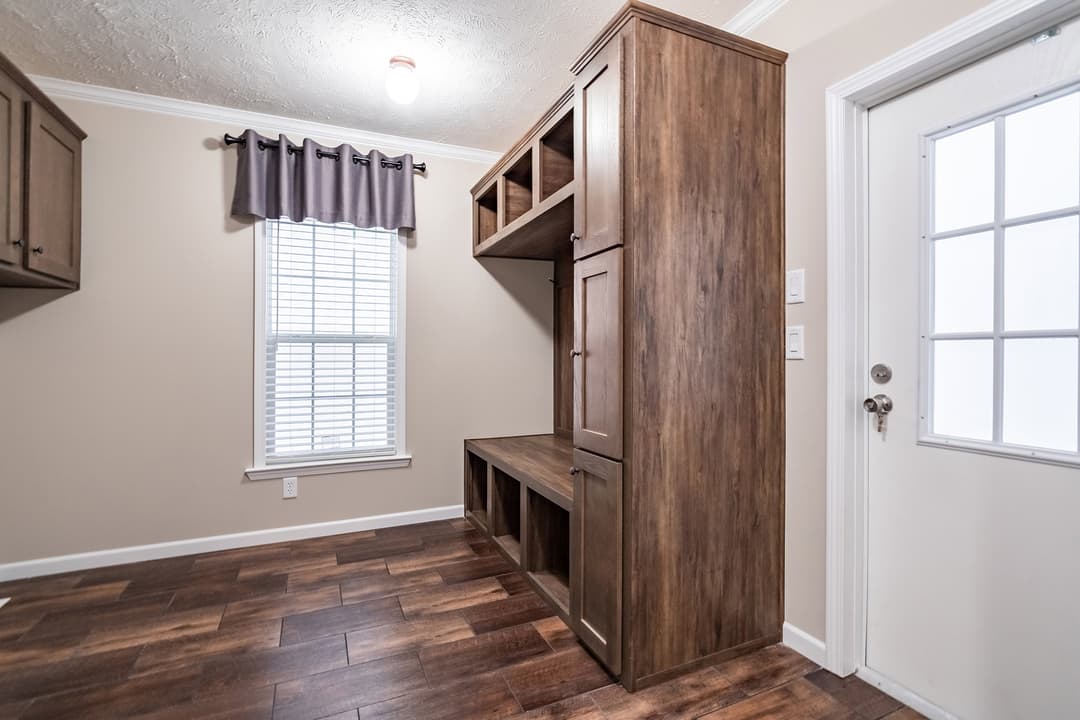 Kb-3245 interior home features