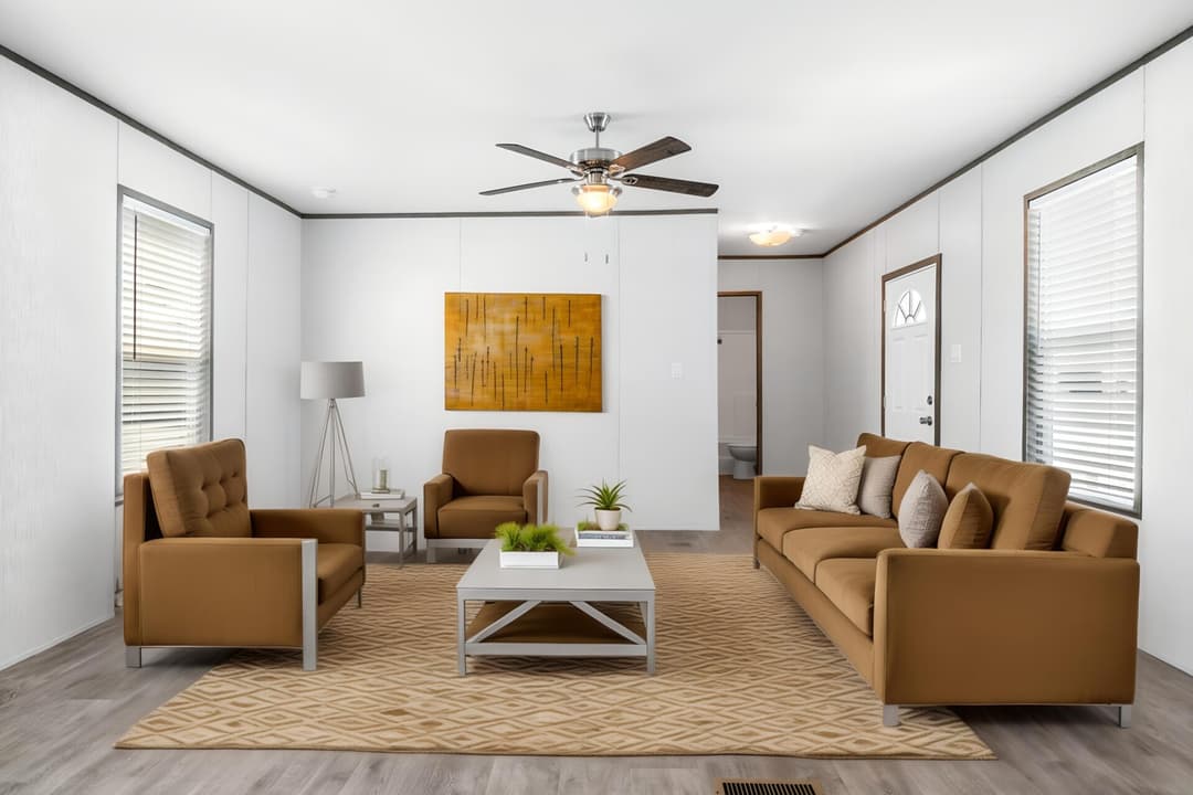 Molly 16x60 interior home features