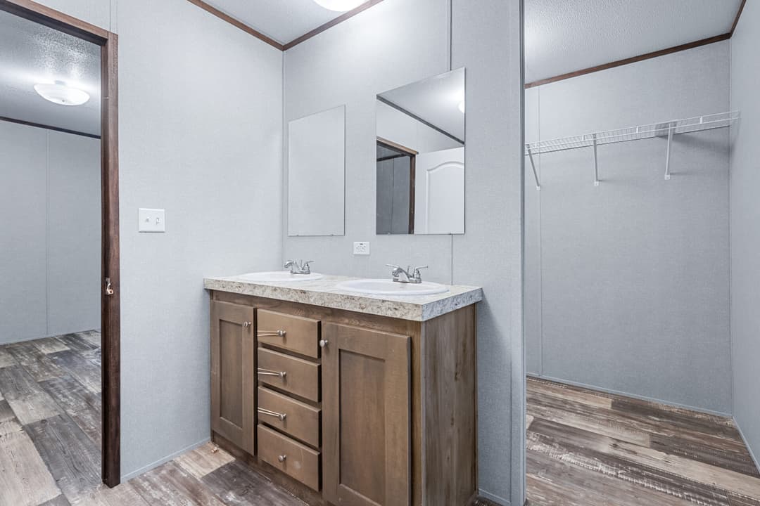 Atlantis 16x76 bathroom home features