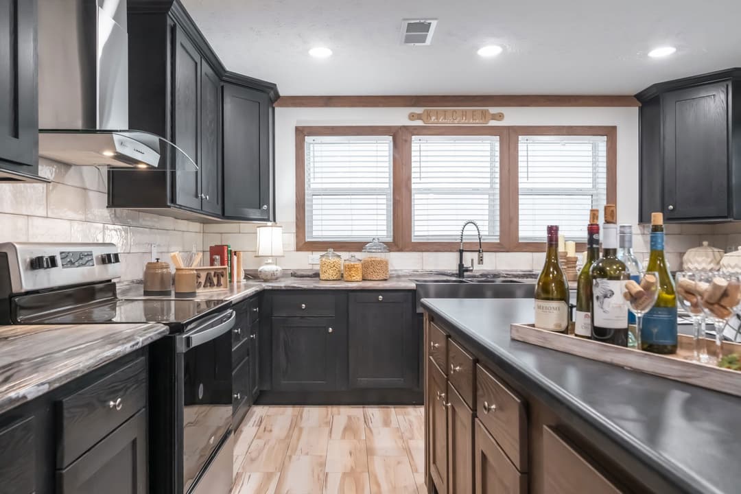 Kb-3249 kitchen home features