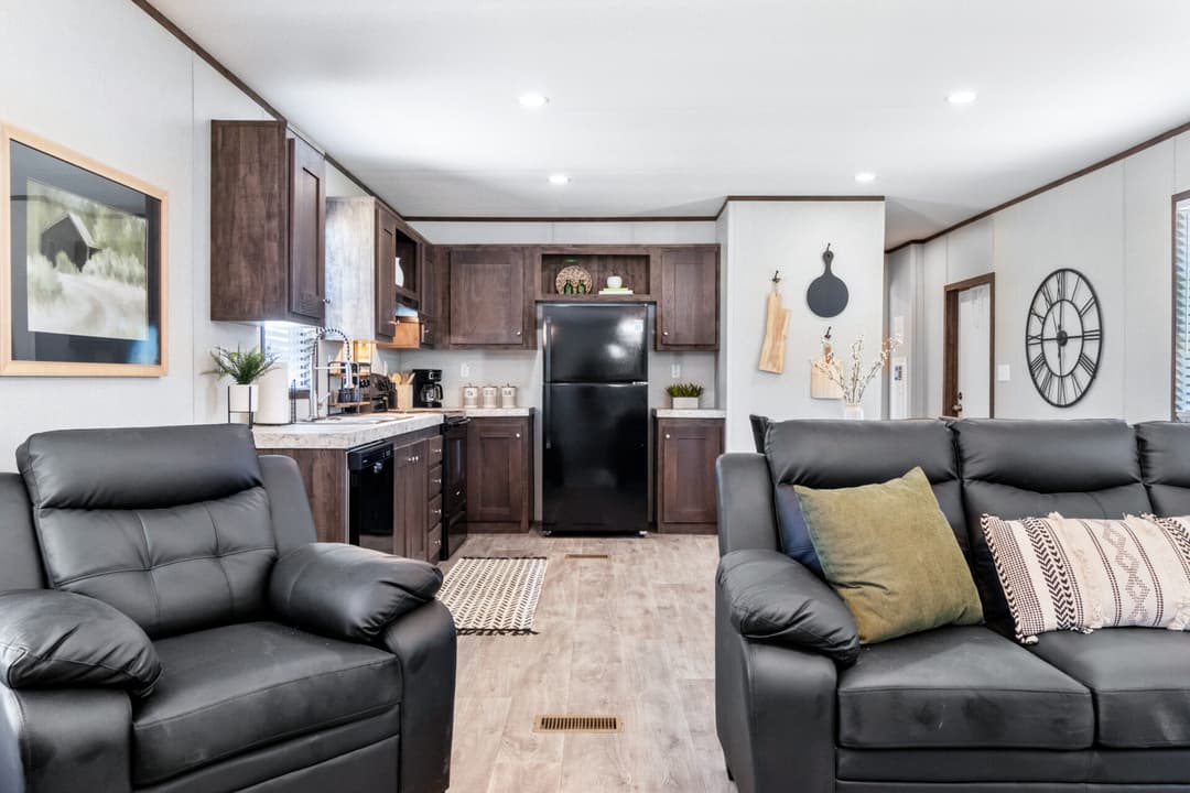 Tropic singlewide interior home features