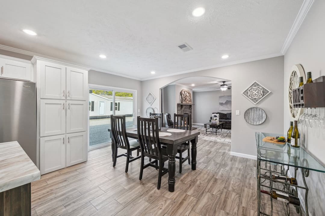 Md-43-32 interior home features