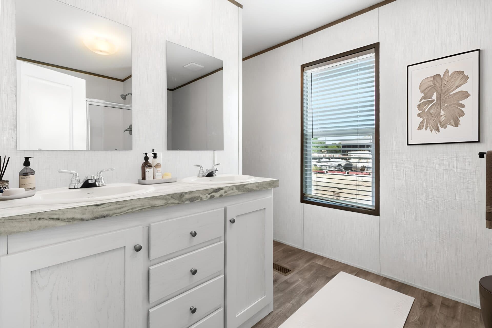 Molly 16x60 bathroom home features