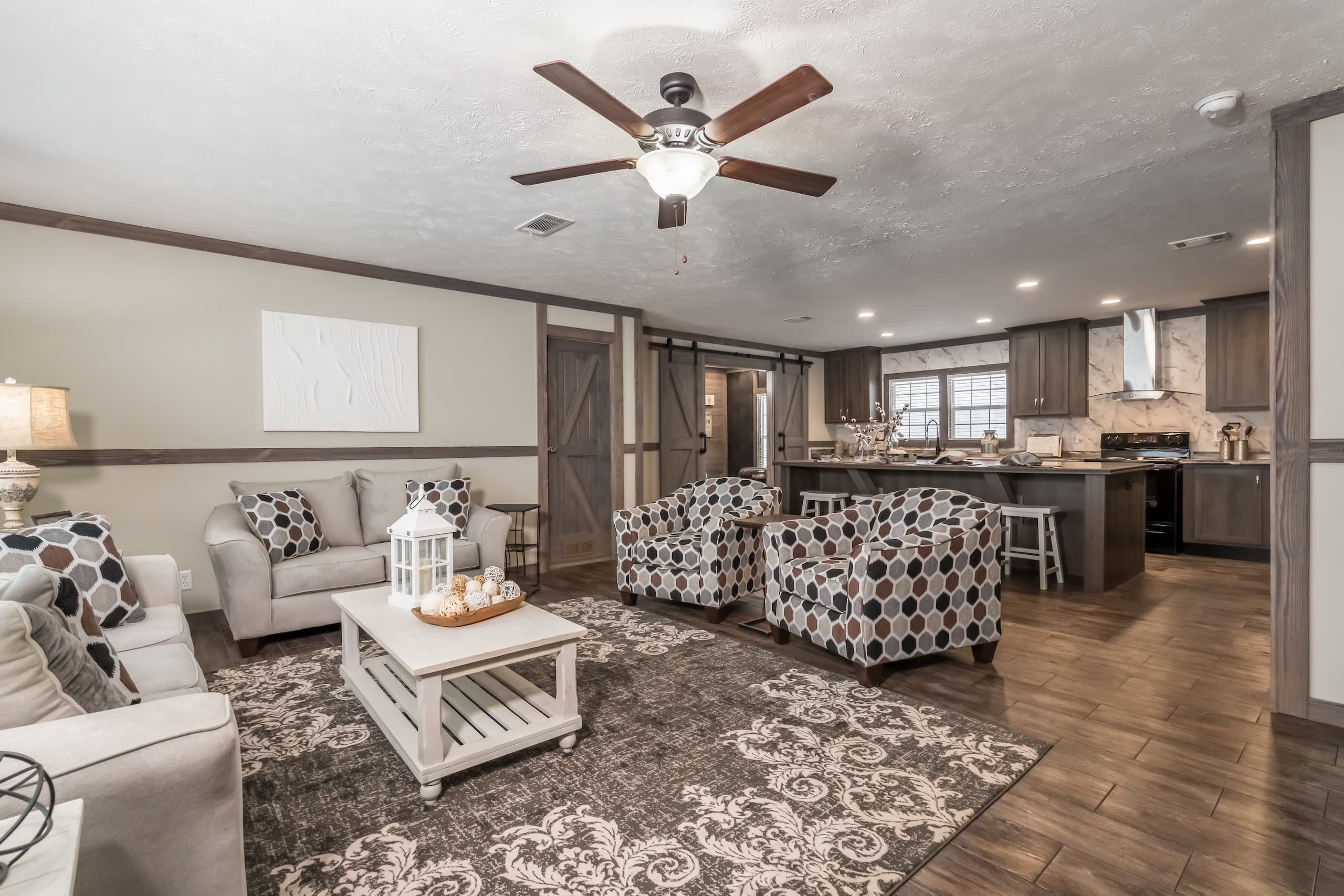 Md-44-32 interior and hero home features