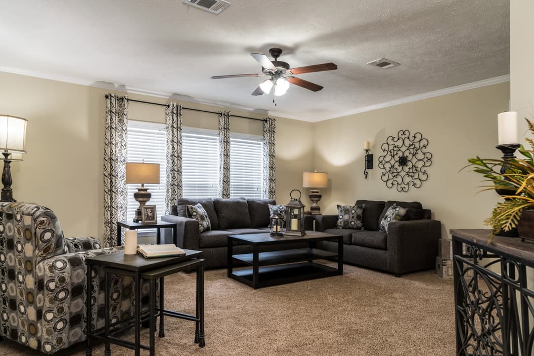 Kb-3241 interior home features