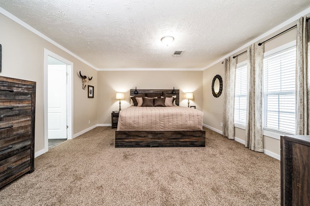 Md-42-32 bedroom home features