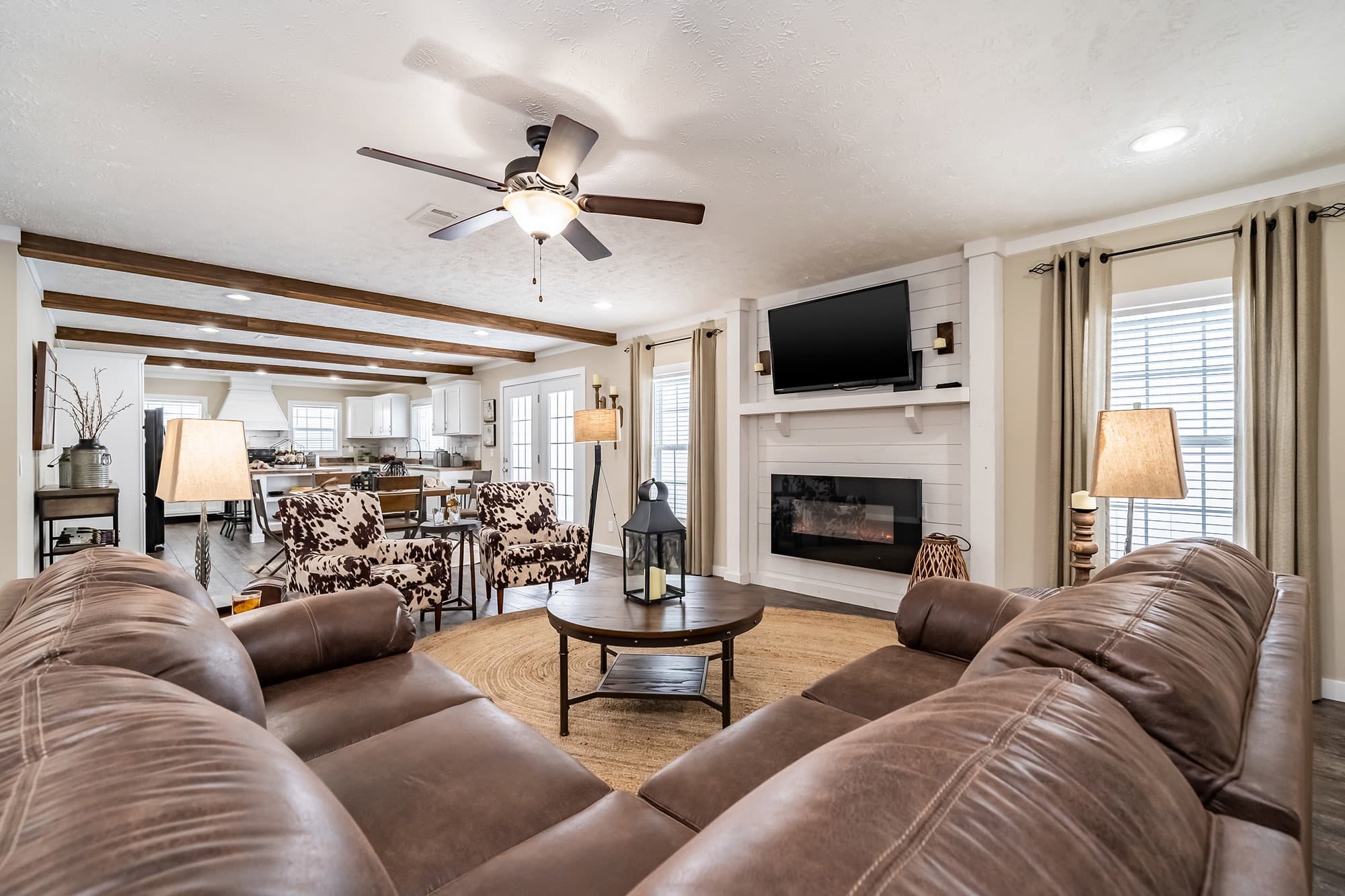 Md-42-32 interior home features