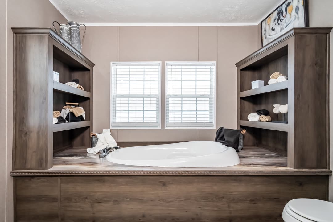 Md-44-32 bathroom home features