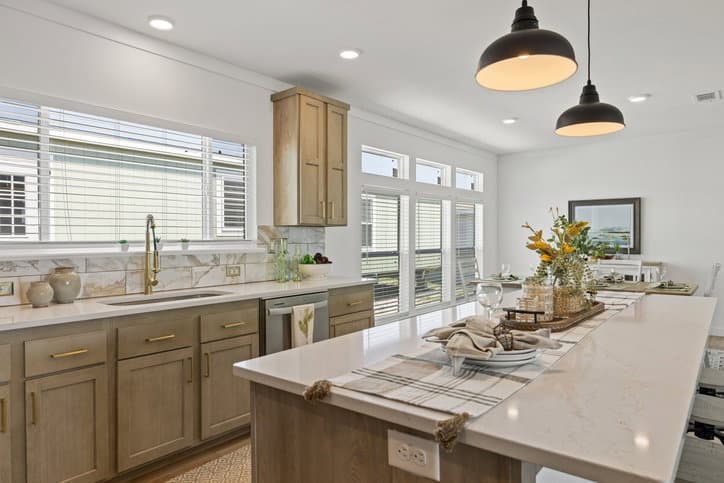 Luxe haven 32724a kitchen home features