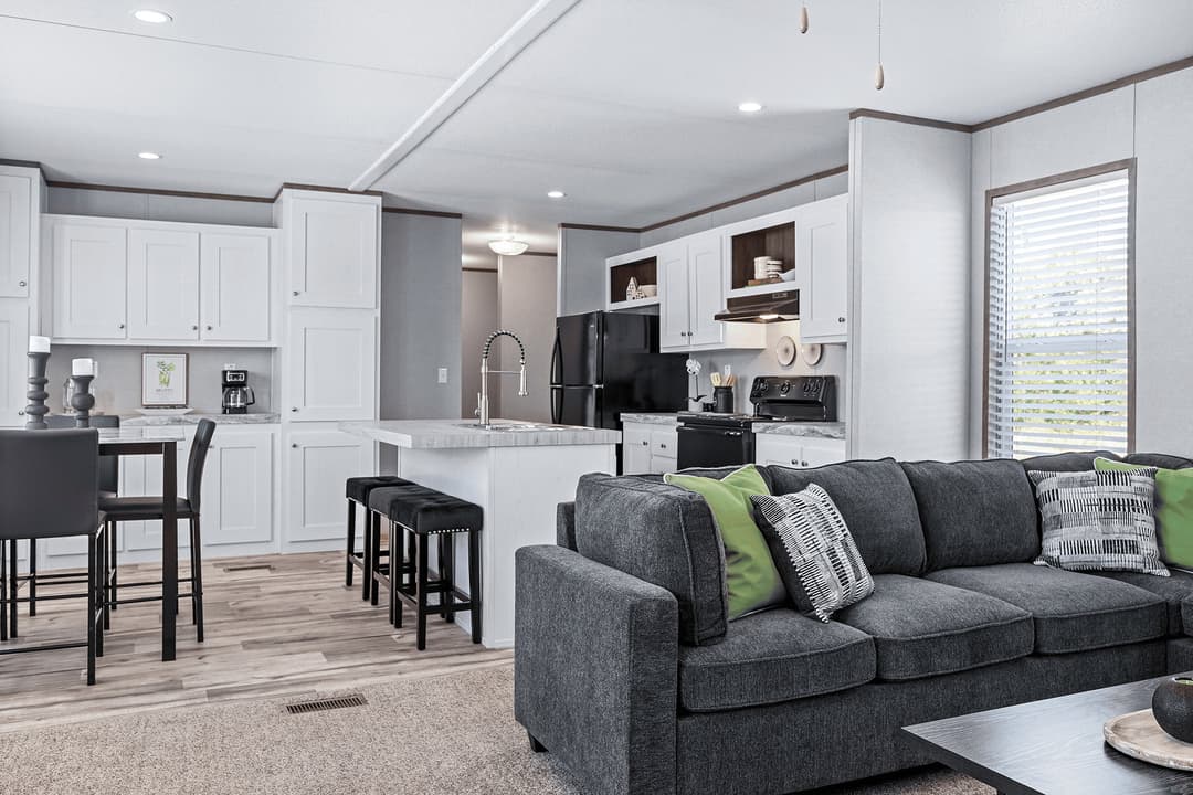 The cuatro 18x76 interior home features