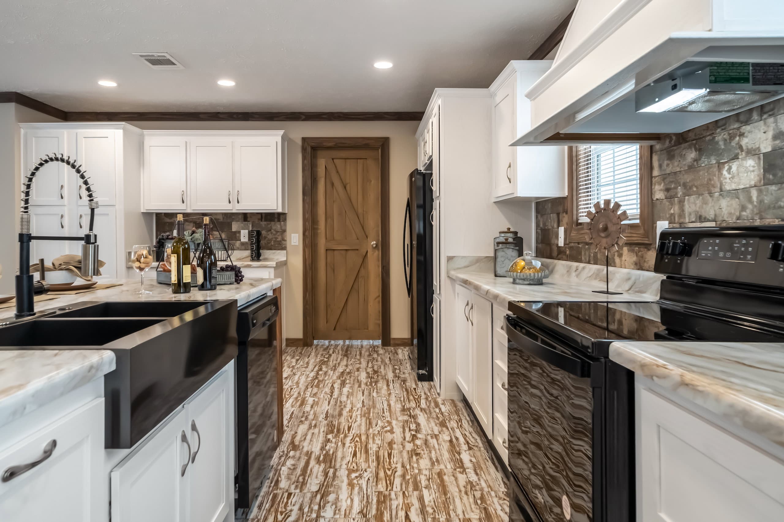 Md-49-32 kitchen home features