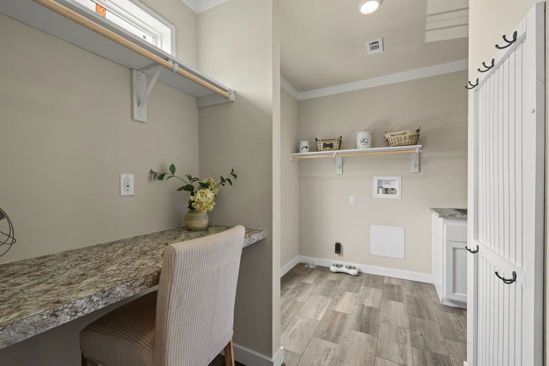 El rancho interior home features