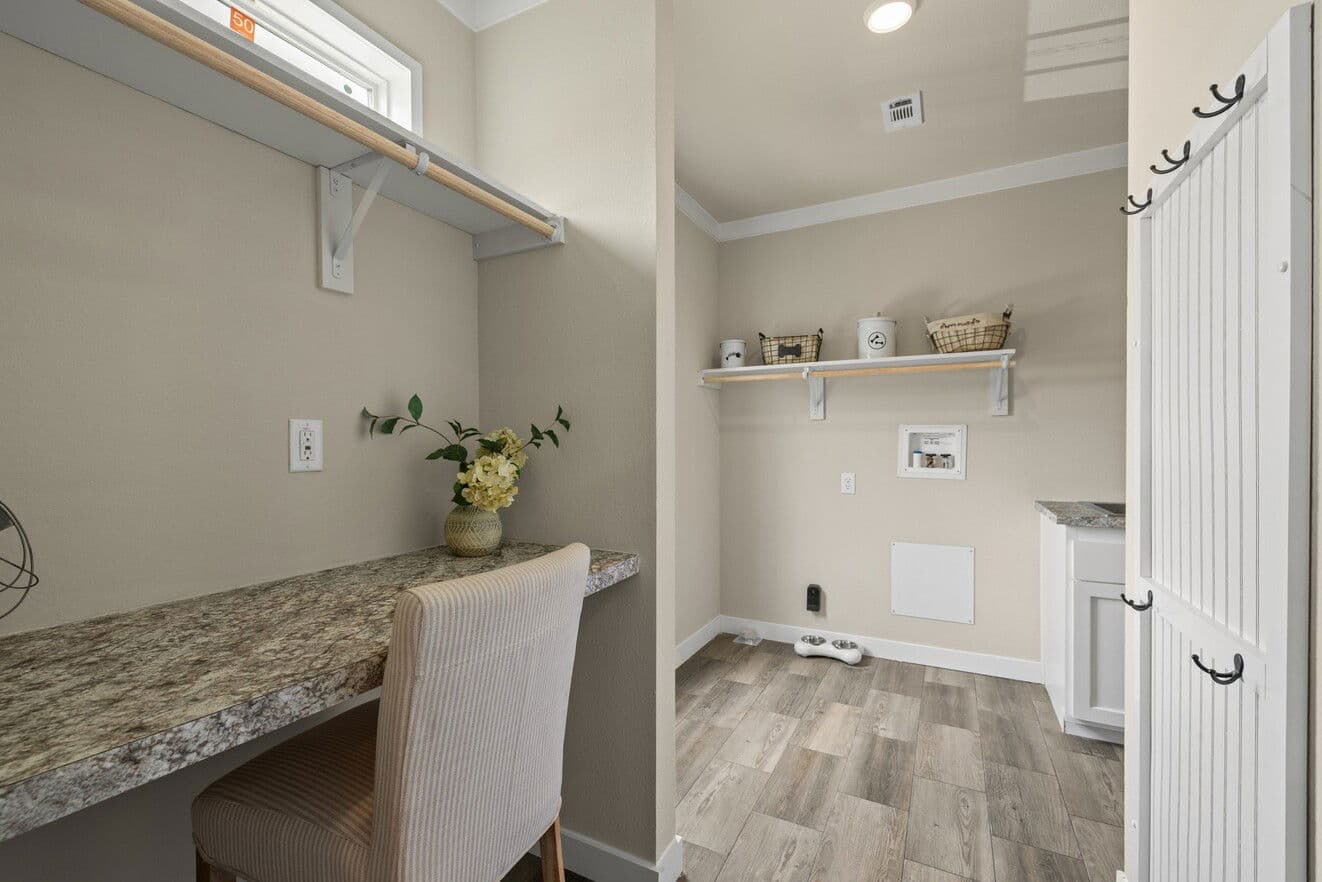 El rancho interior home features