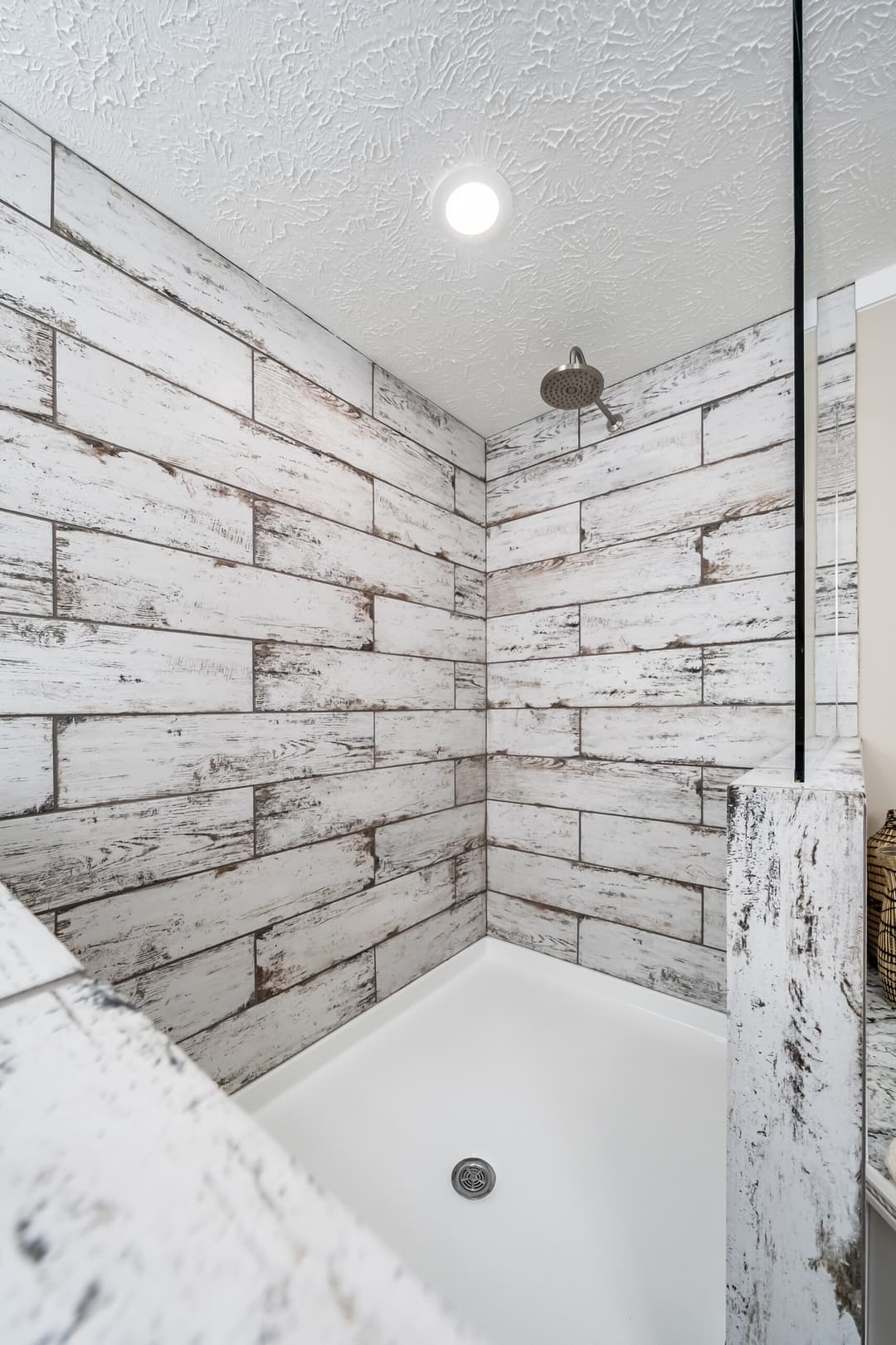 Md-42-32 bathroom home features