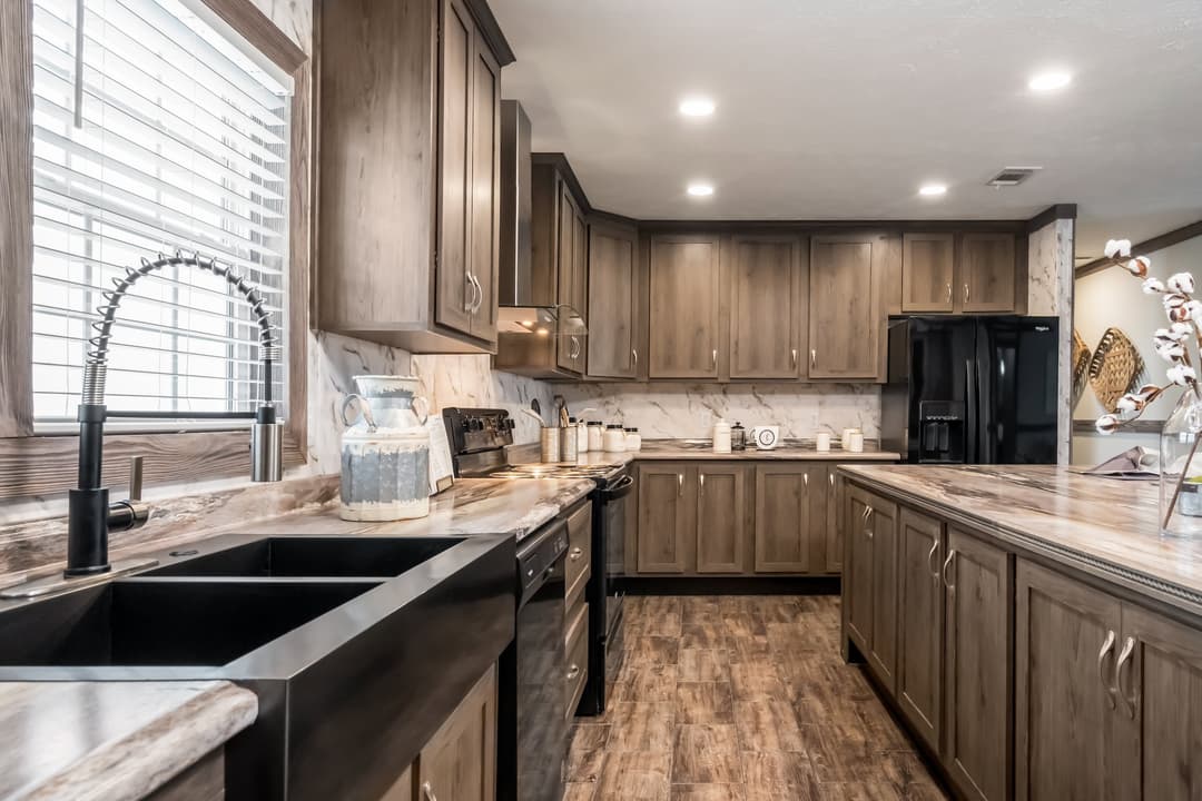 Md-44-32 kitchen home features