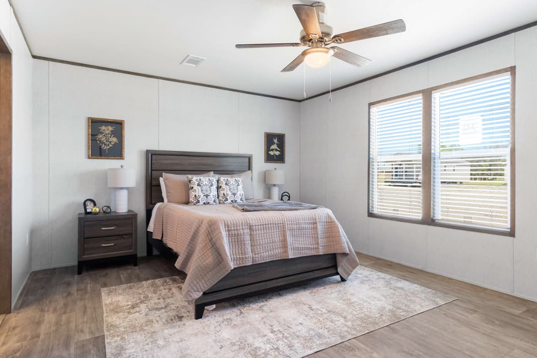 Panama doublewide bedroom home features
