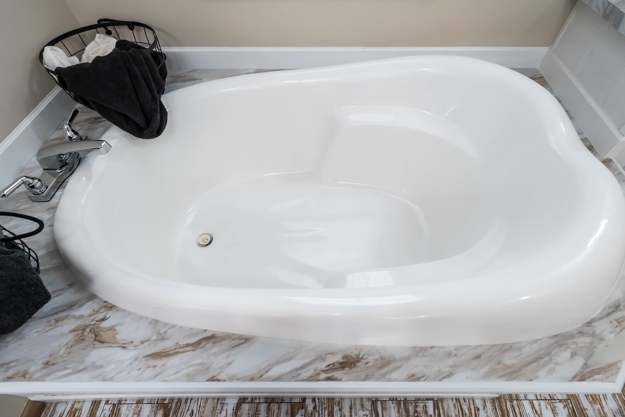 Md-49-32 bathroom home features