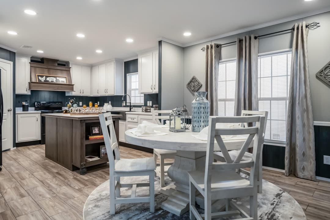 Md-50 interior home features