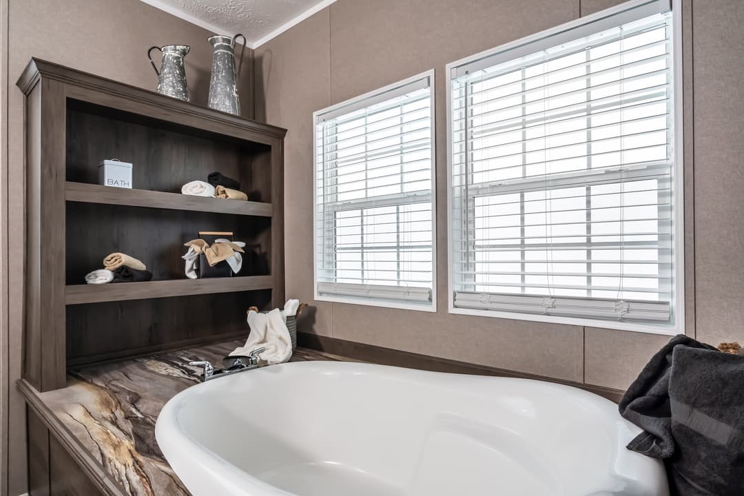 Md-44-32 bathroom home features