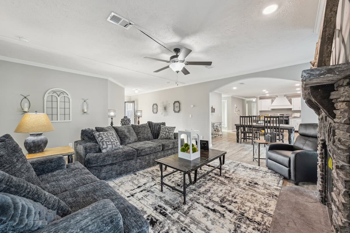 Md-43-32 interior home features