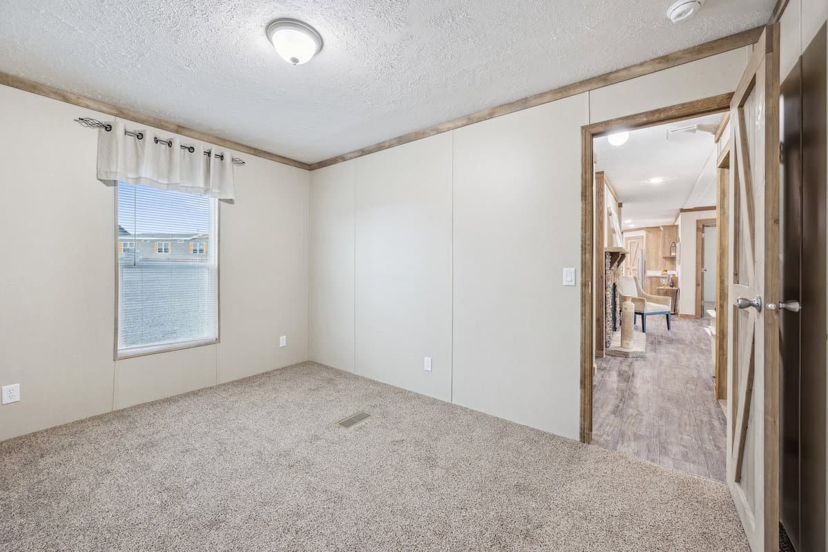 Md-26-32 bedroom home features