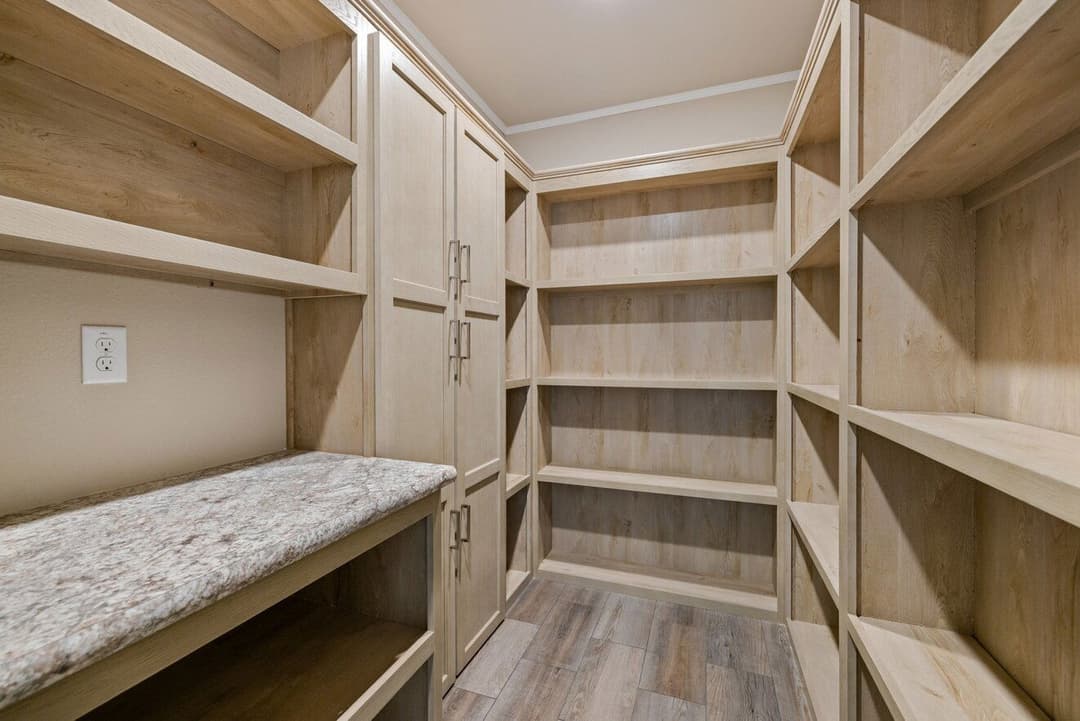 El rancho interior home features